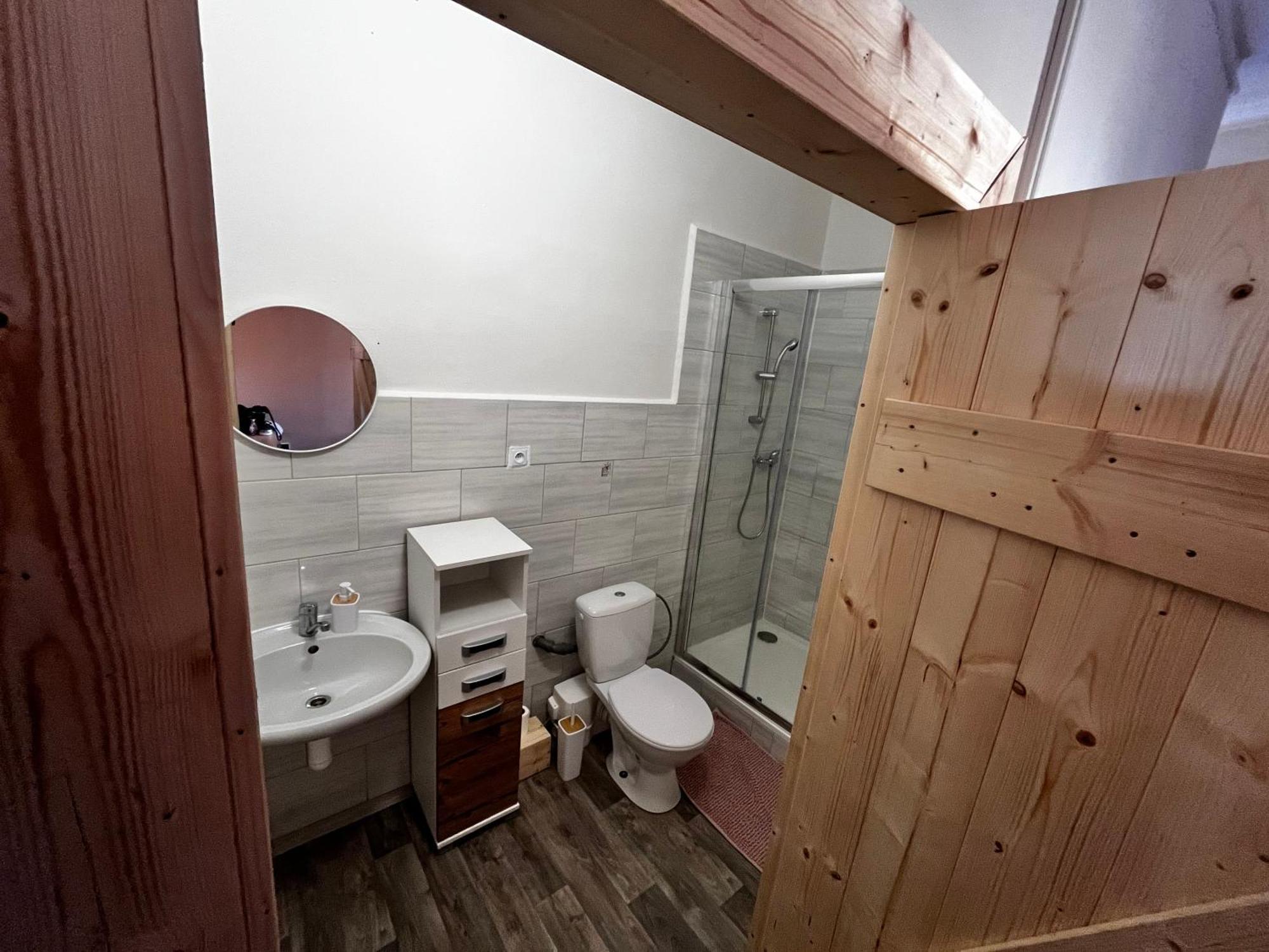 Restaurace A Penzion Vlci Jama Horni Blatna Ngoại thất bức ảnh